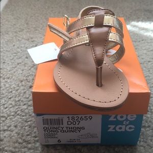 Little girl Gold thong shoe